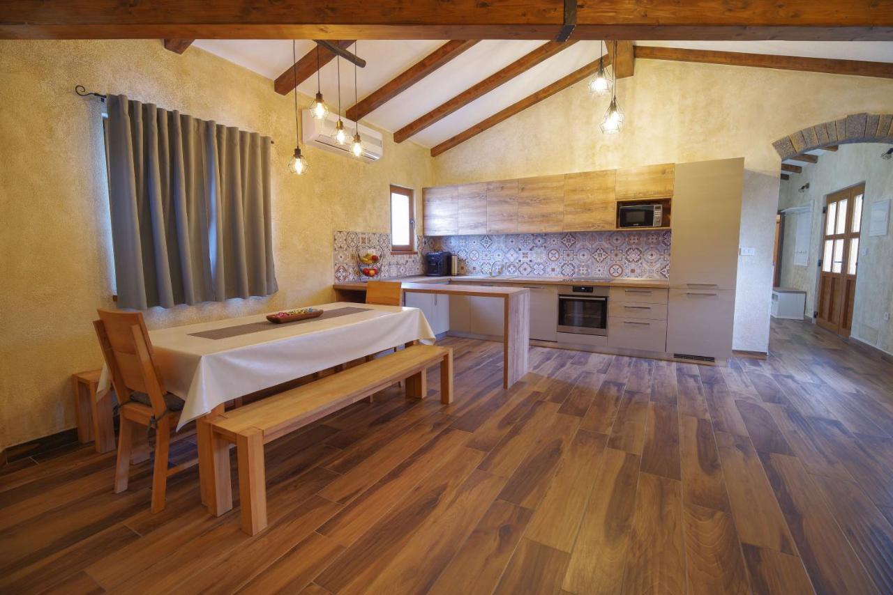 Villa Meloni Motovun Ngoại thất bức ảnh