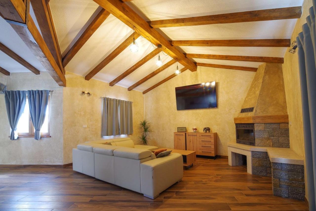 Villa Meloni Motovun Ngoại thất bức ảnh